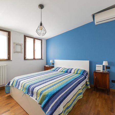 Porta Genova Balcony Apartment Milan Bagian luar foto