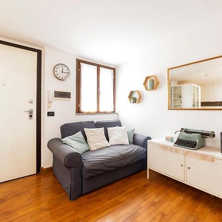 Porta Genova Balcony Apartment Milan Bagian luar foto