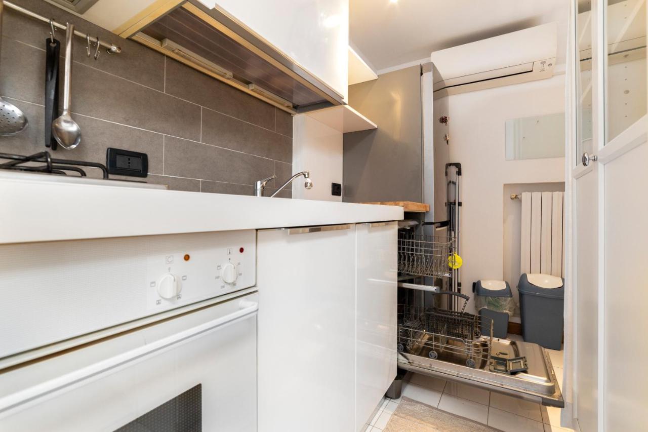 Porta Genova Balcony Apartment Milan Bagian luar foto