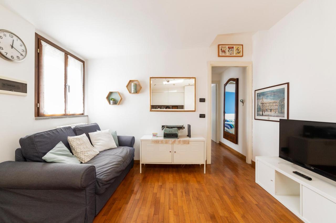 Porta Genova Balcony Apartment Milan Bagian luar foto